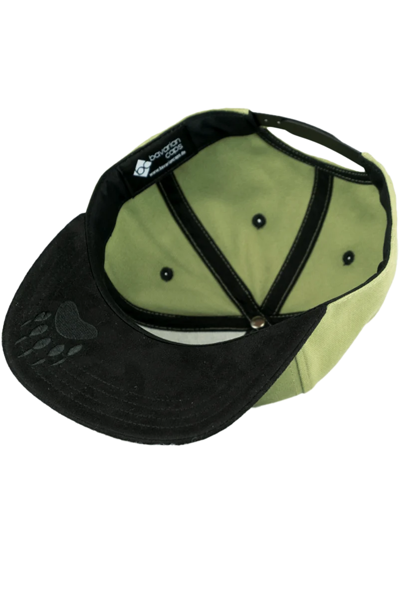 Herren Snapback-Cap mit Bären Stick-Applikation - oliv