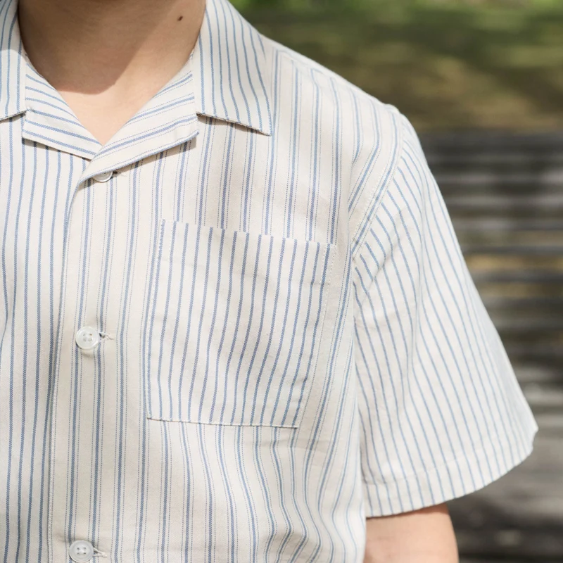 Chemise enfant à manches courtes écru à rayures bleues