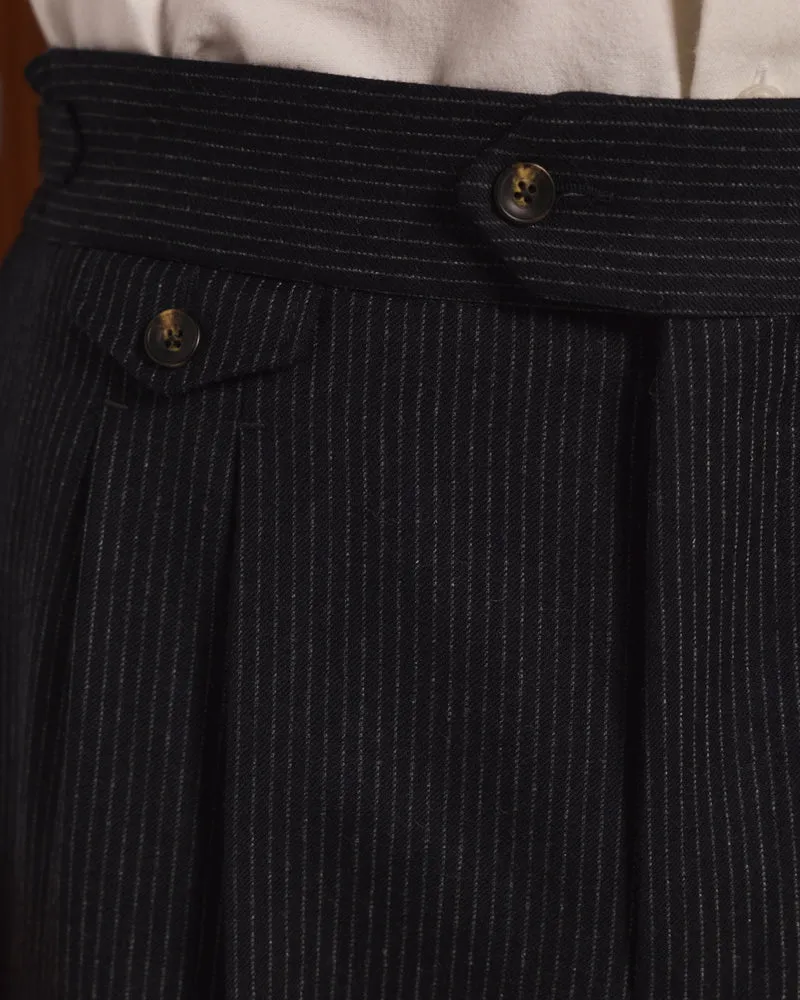 Pantalon à pinces en flanelle de laine marine à rayure