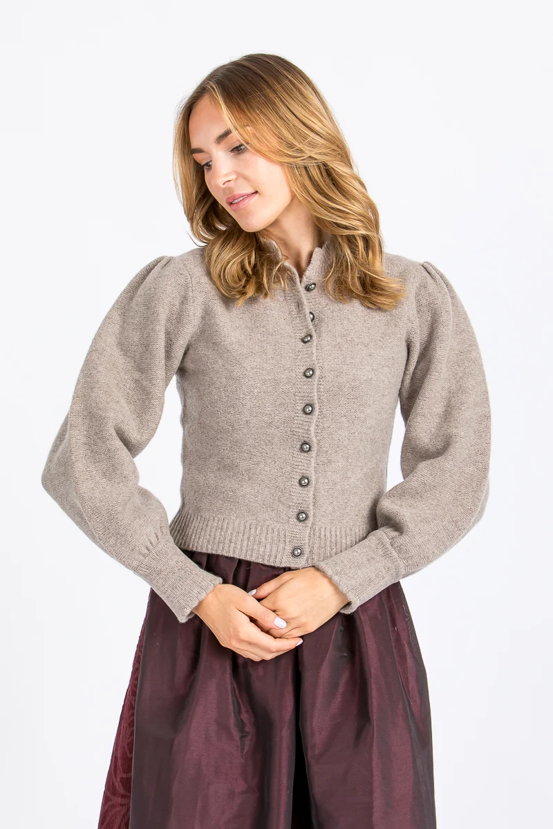 Fei scho schee Strickjacke mit Puffarm beige