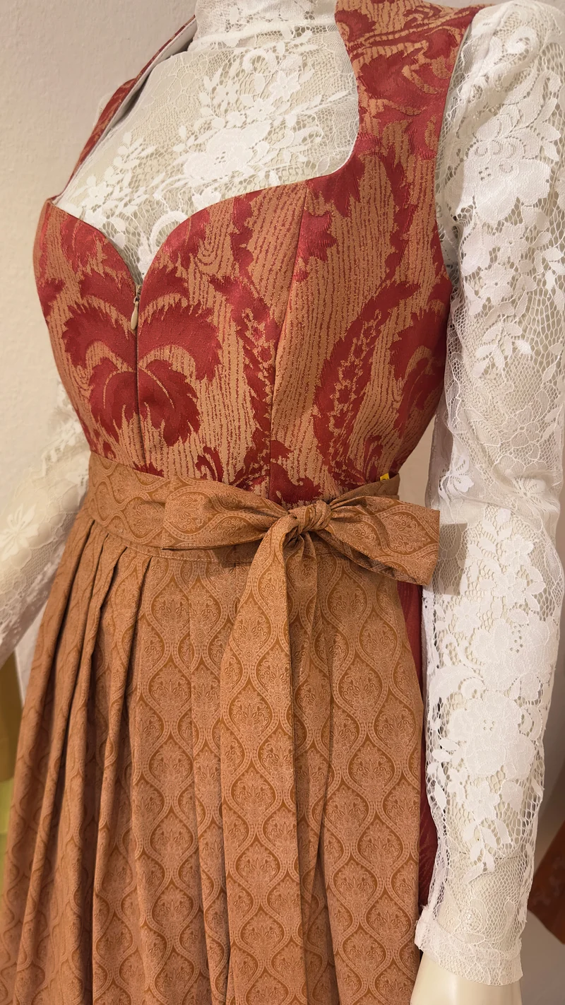 Dirndl Goldstich orange 75cm