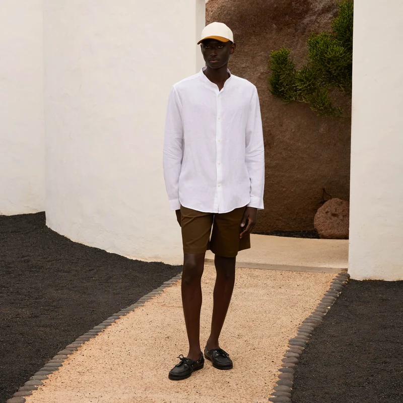 Chemise en lin blanc à col officier