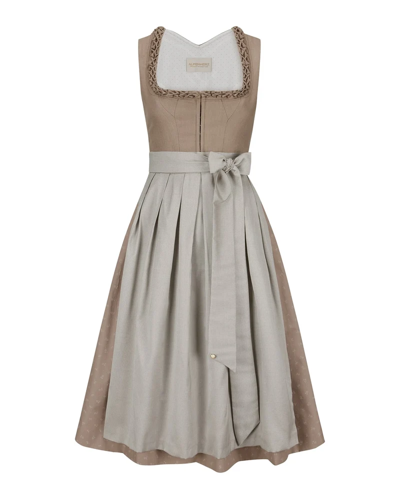 Dirndl Ina mit Froschgoscherl