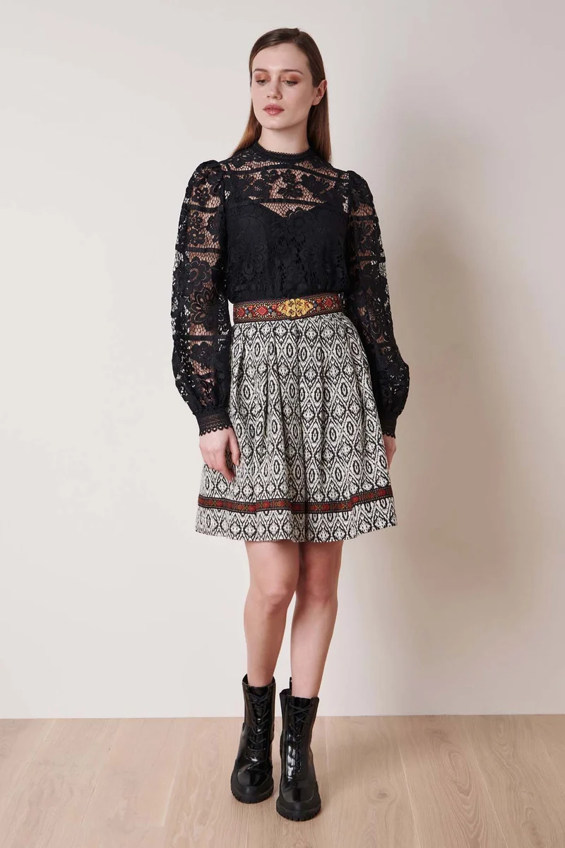 Trachtenbluse Loredina schwarz Spitze