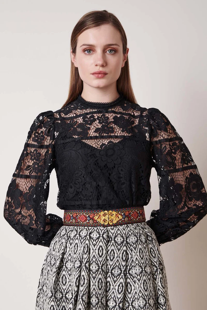 Trachtenbluse Loredina schwarz Spitze