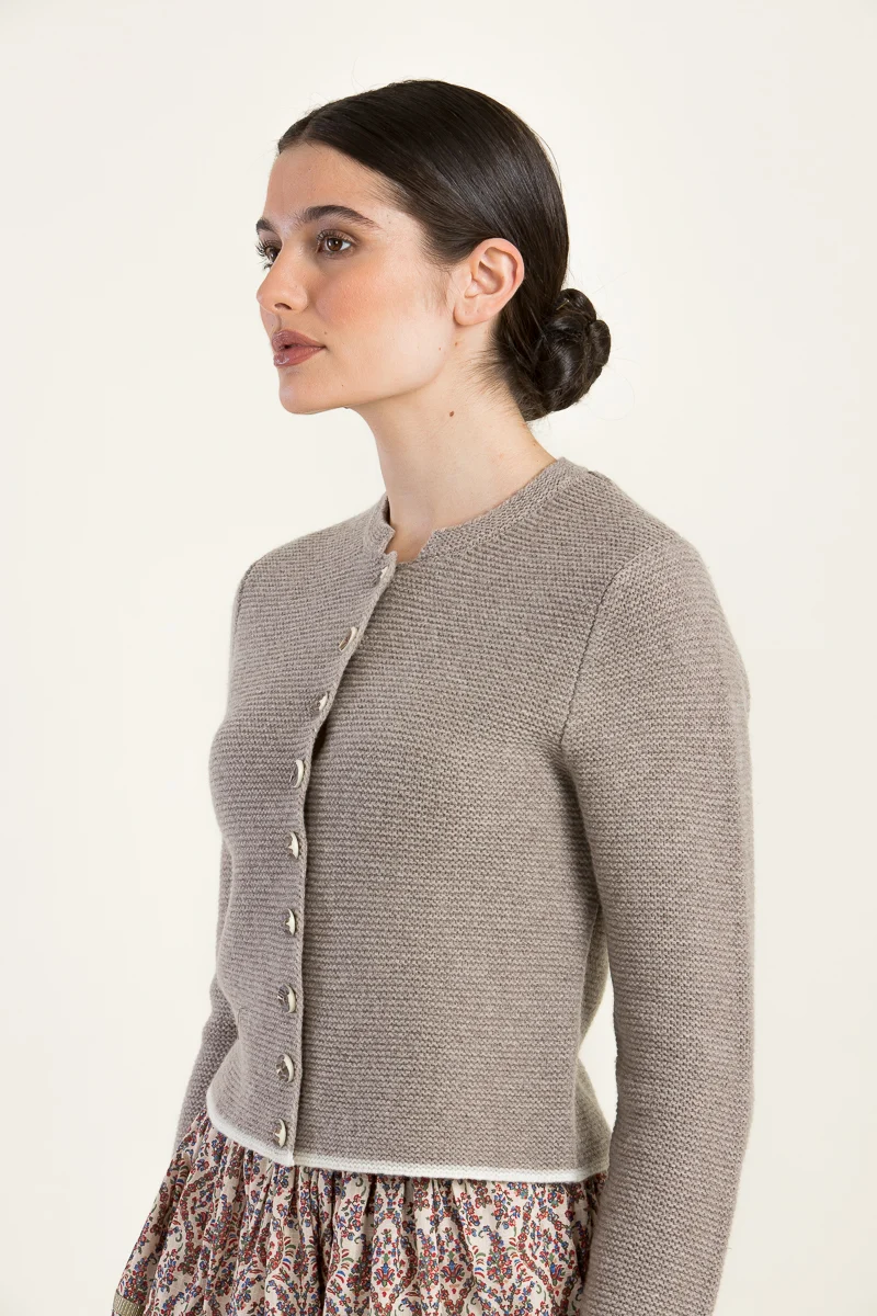 Fei scho schee Strickjanker taupe