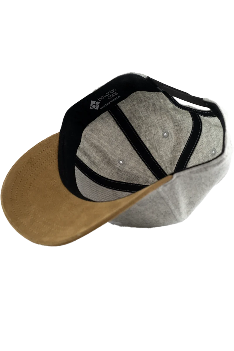 Unisex Cap aus Flanell mit Edelweiß-Stickerei - hellgrau