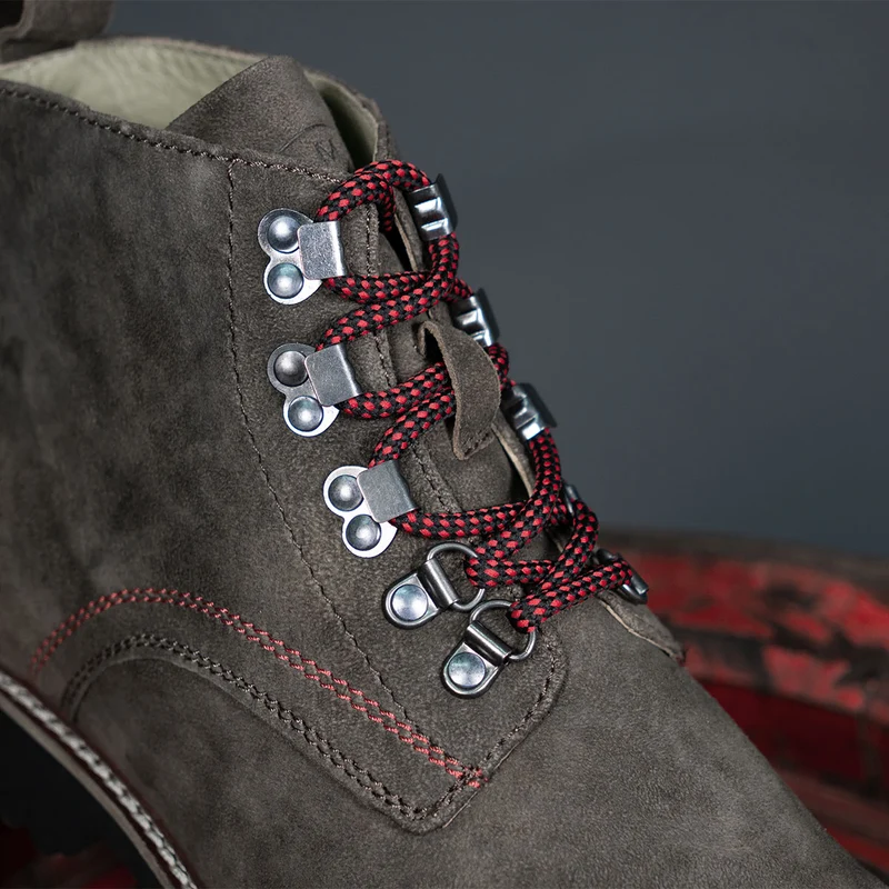 MeiSchua! Trachtenstiefel Rudl Marmor Rot mit roten Schnürsenkel