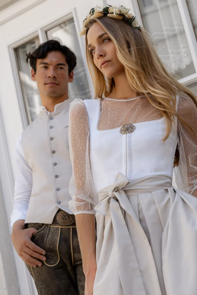 Dirndl Luise mit abnehmbarem Flügelarm