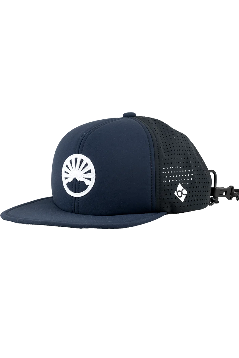 Unisex Snapback-Cap mit Gipfelstürmer-Design und Quetschfunktion