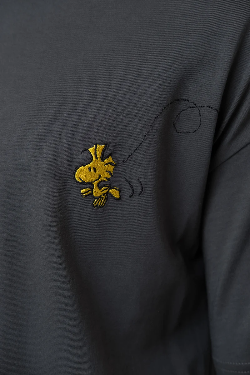 Herren T-Shirt mit kultigem Peanuts-Design - dunkelgrau