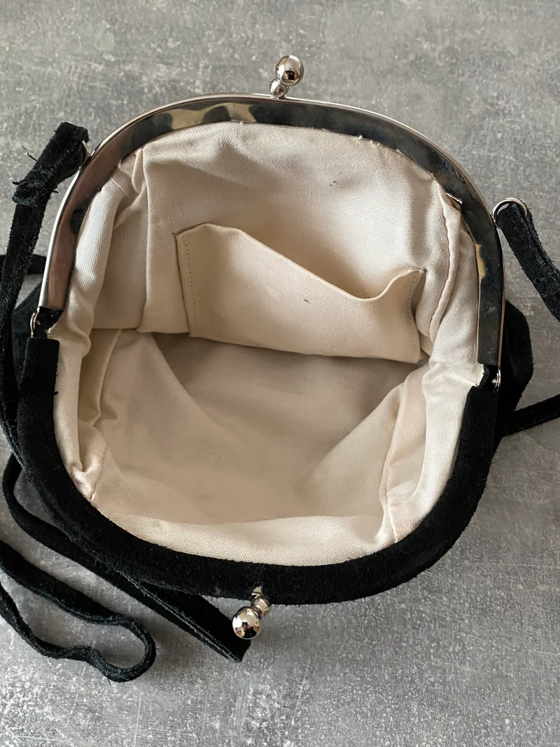 Vintage Trachten-Handtasche Schwarz mit Edelweiß-Herz