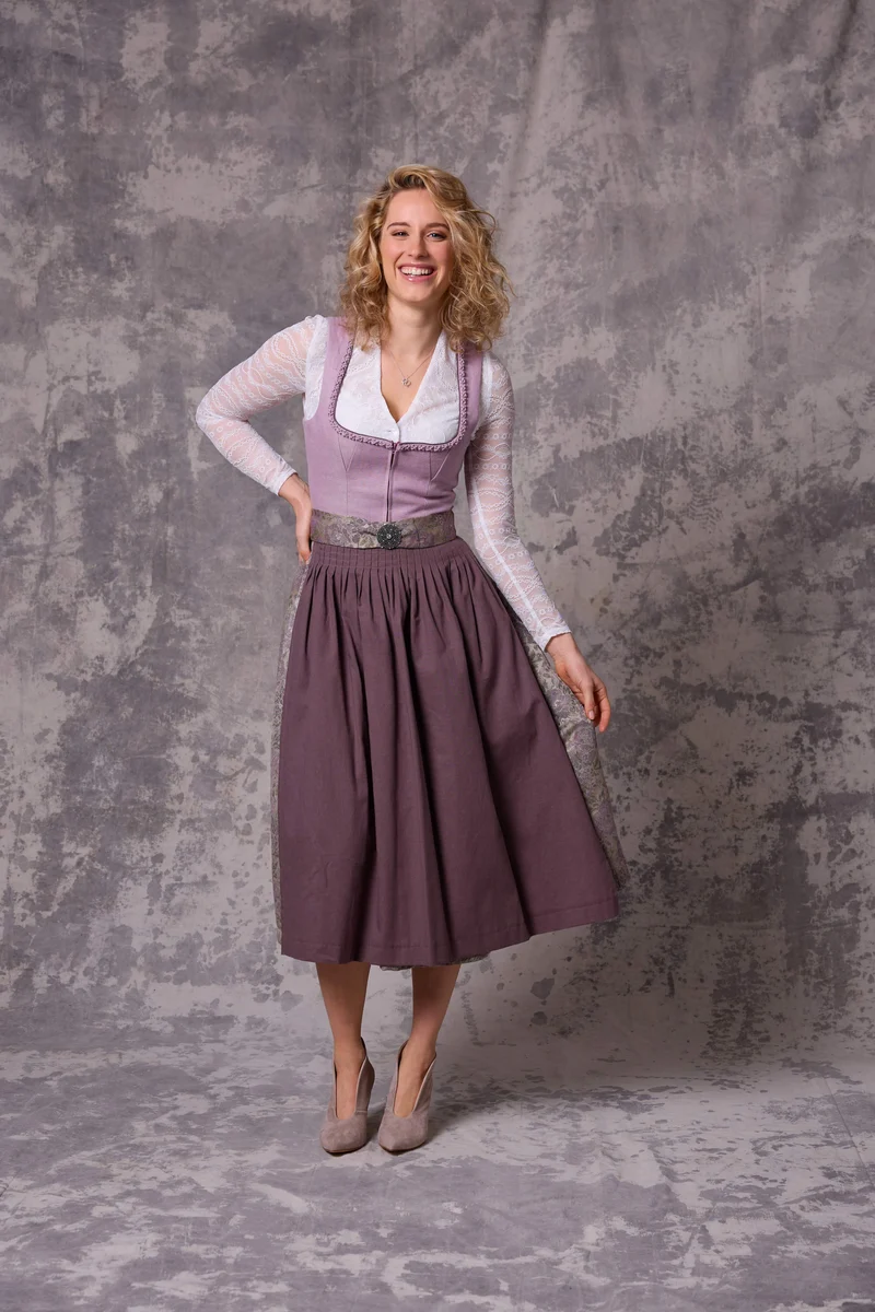 Spitzenbluse mit Schalkragen & Langarm