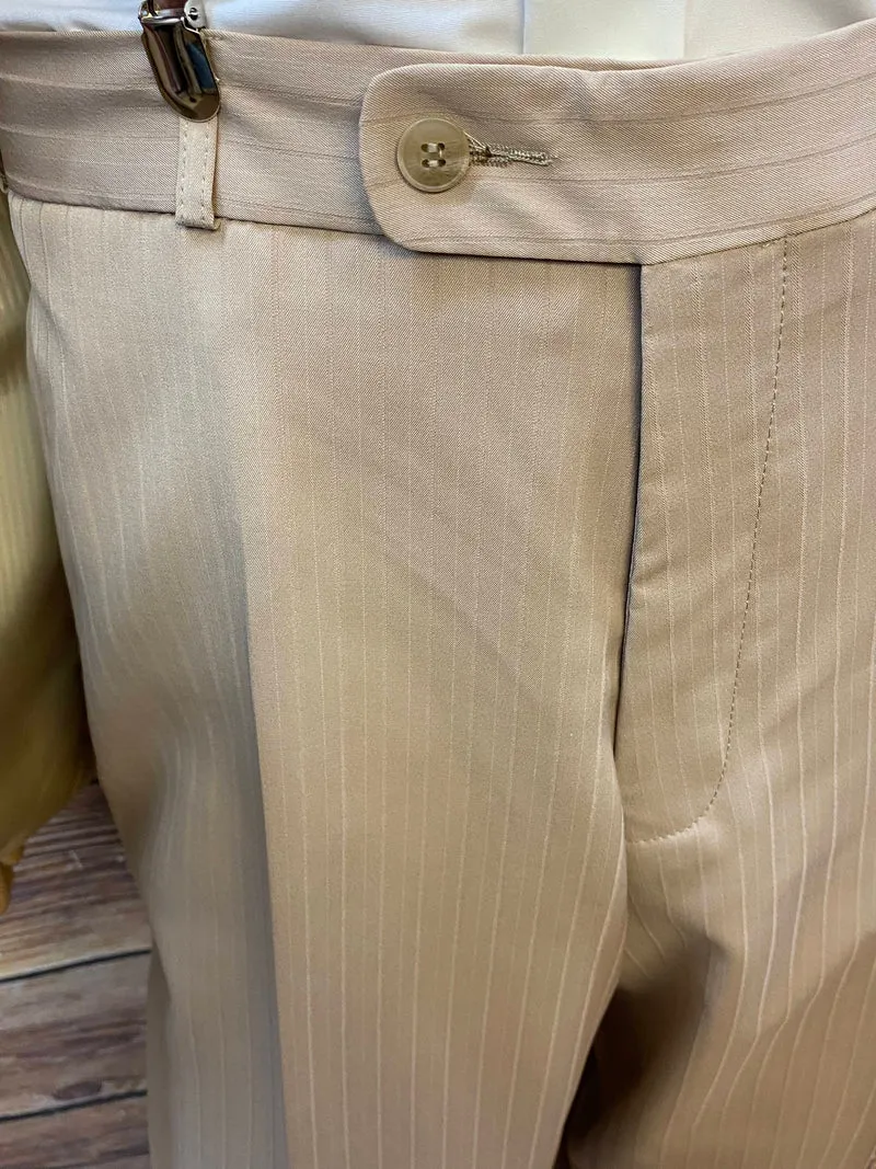 20er Jahre Herren Outfit Gr. 54 – beige mit Knickerbocker, Schiebermütze & Accessoires