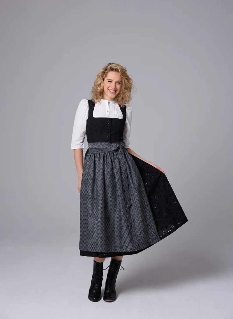 Bestickte Stehkragenbluse mit Biesen