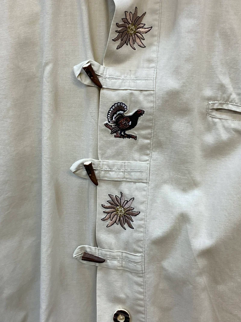 Vintage Trachtenhemd Herren Gr. 44 – hellgrün mit Edelweiß & Hirsch Stickerei
