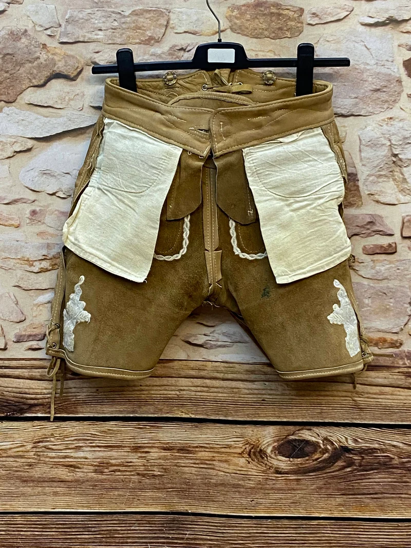Vintage kurze Lederhose Trachtenhose Hirsch Stickerei beige Gr. 36