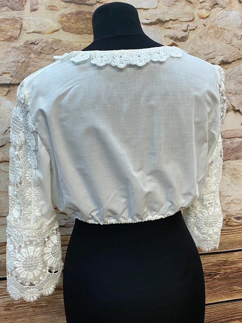 Dirndlbluse Damen Weiß Vintage – lange Spitzenärmel Gr. 40