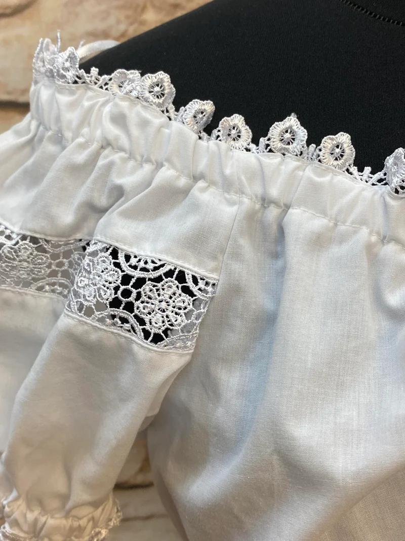 Dirndlbluse weiß - Landhausstil – Schulterfrei, Gr. 40