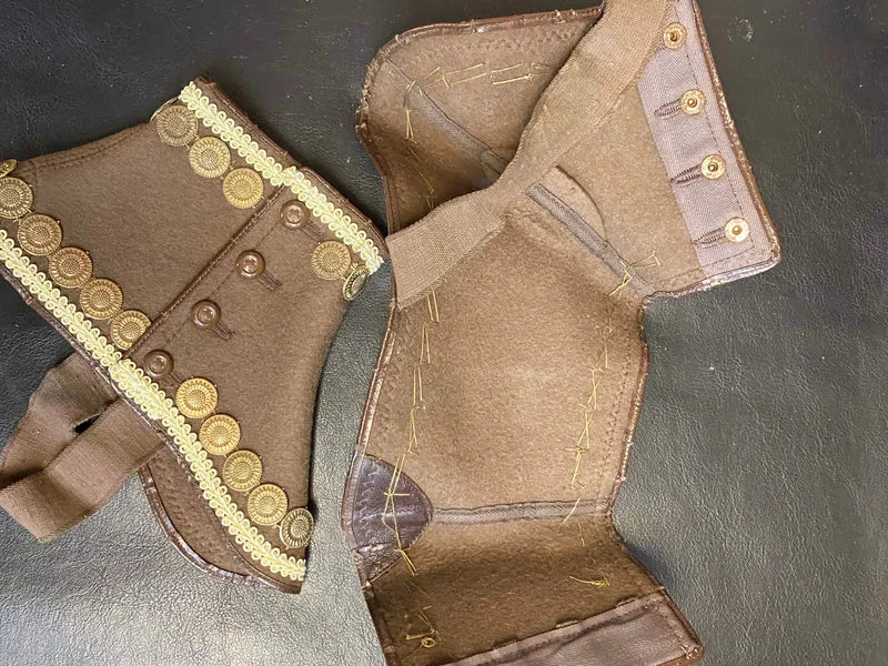 Steampunk Gamaschen Vintage Braun – edel verziert Unikat handveredelt