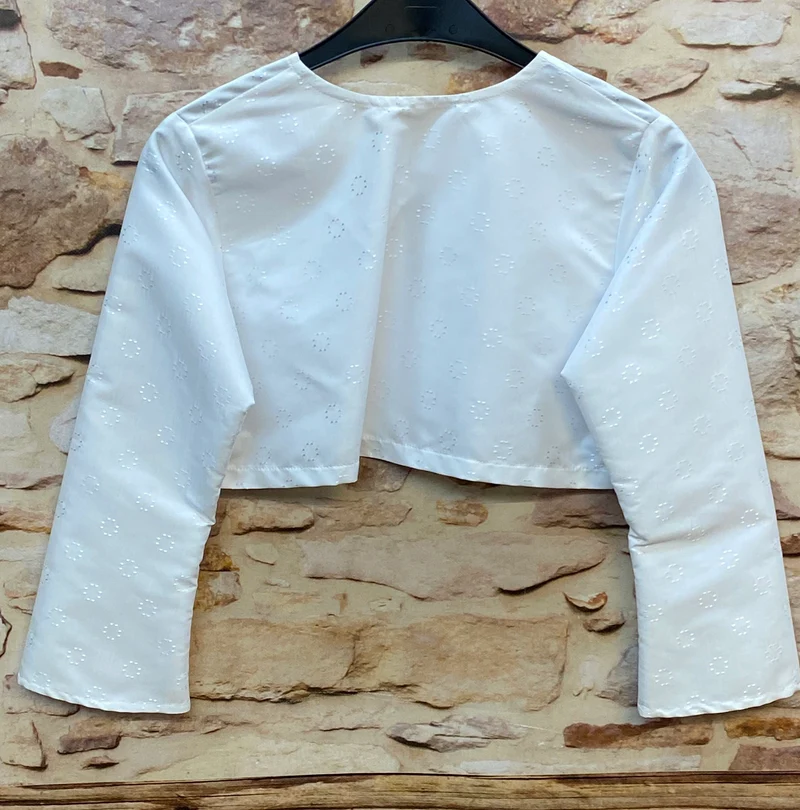 Kommunion Bolero Mädchen Weiß – festliche Jacke mit feinem Muster Gr. 152