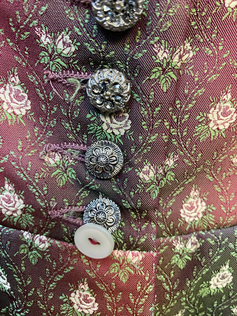 Dirndl mit Schürze und Bluse – Größe 40