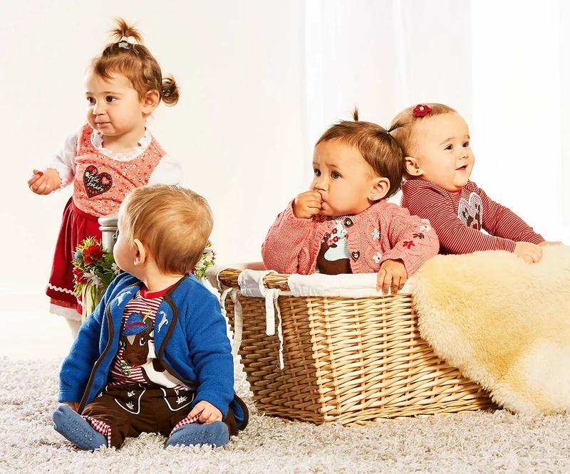 BONDI Mädchen Baby Strickmütze "Alpenglück" mit Blümchen Stickerei 86365 - Melba