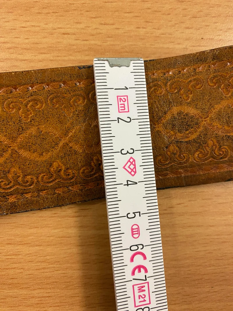 Vintage Leder-Gürtel mit barockem Metallverschluss