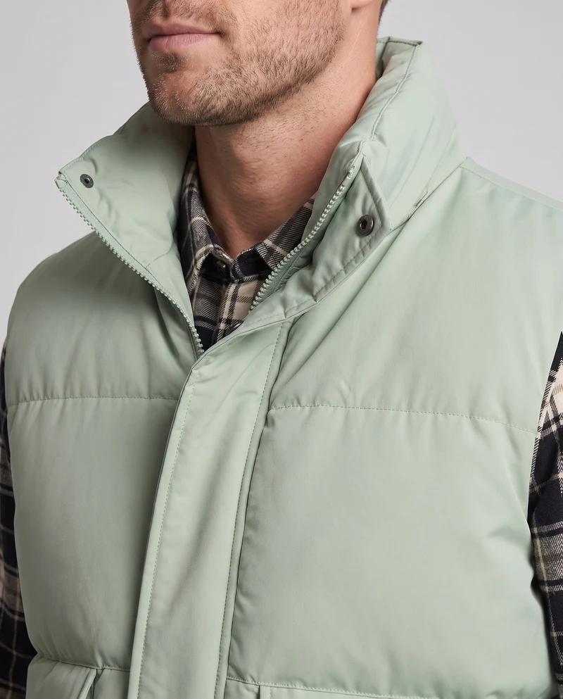 Herren Gepolsterte Ärmellose Thermoweste im urbanen Layering‑Style mit hohem Stehkragen und aufgesetzten Klappentaschen Nord Taschen