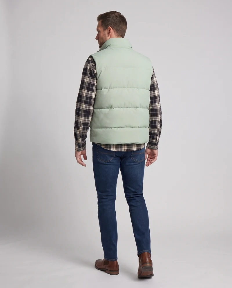 Herren Gepolsterte Ärmellose Thermoweste im urbanen Layering‑Style mit hohem Stehkragen und aufgesetzten Klappentaschen Nord Taschen