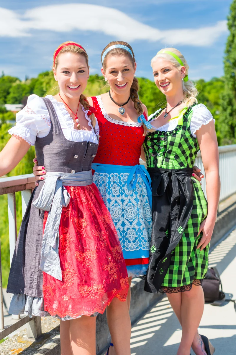Dirndl Rental – Dein kompletter Trachten-Look fürs Bavarian Beerfest SUNDAY NO PICK UP- NO RETURN