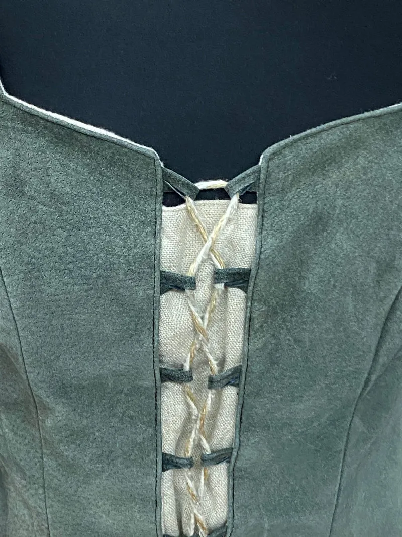 Trachtenbluse – Folklore-Stil - Größe 36