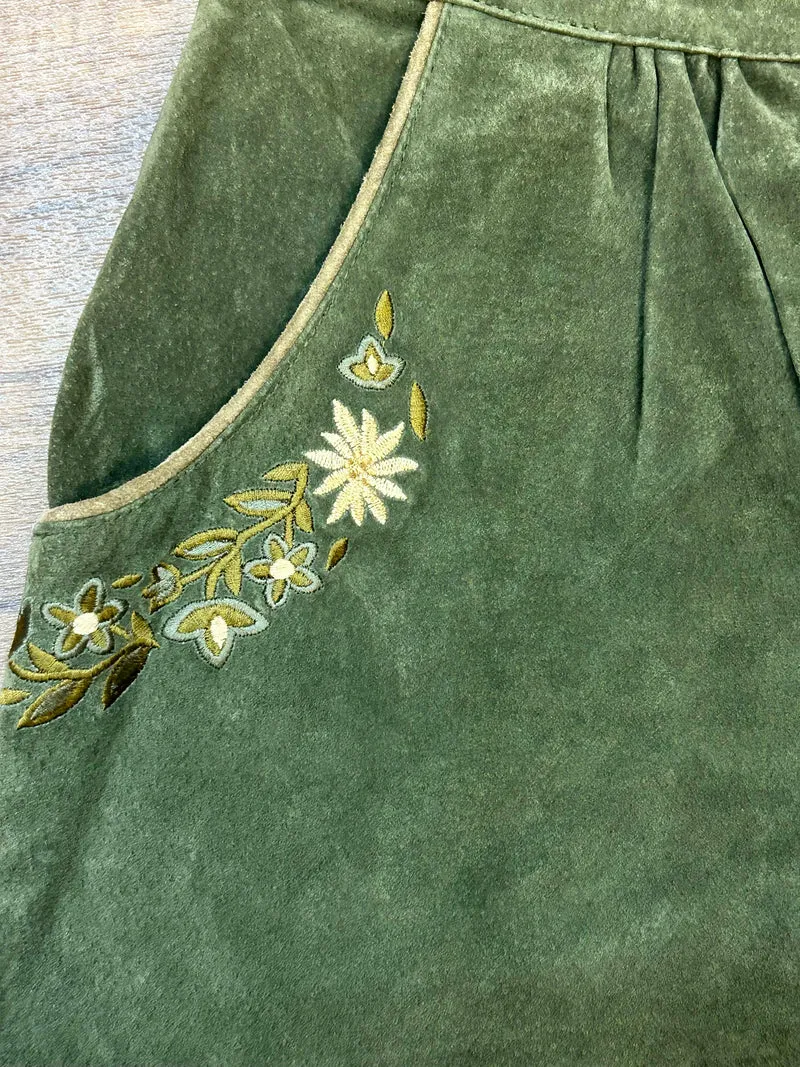 Kniebundlederhose – Damen – Blumenstickerei