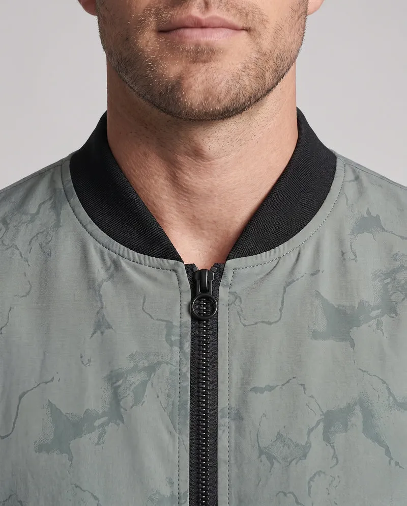 Herren Urban-leichte Windbreaker-Bomberjacke mit dezenter Camouflageprägung und kontrastierenden Rippbündchen Nord Taschen
