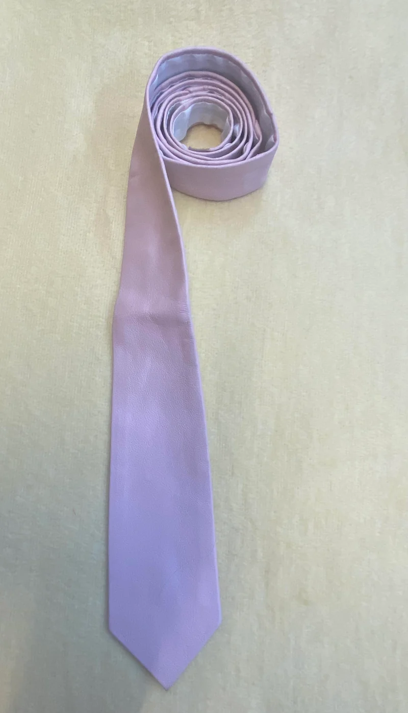 Elegante Vintage Lederkrawatte in zartem Rosa