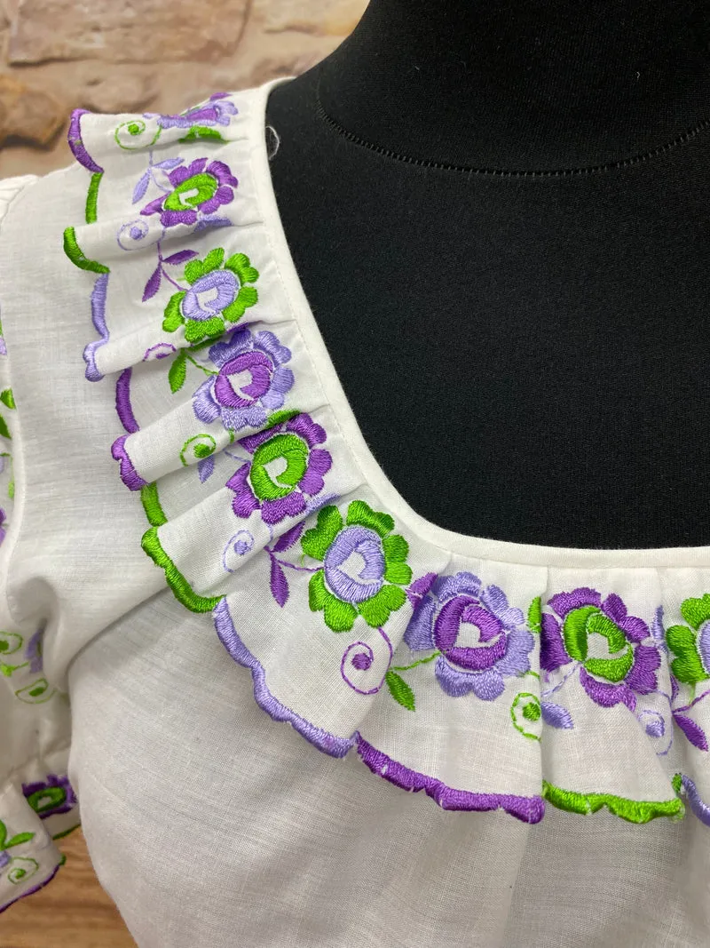 Vintage Dirndlbluse - lila grüner Stickerei, Gr.40