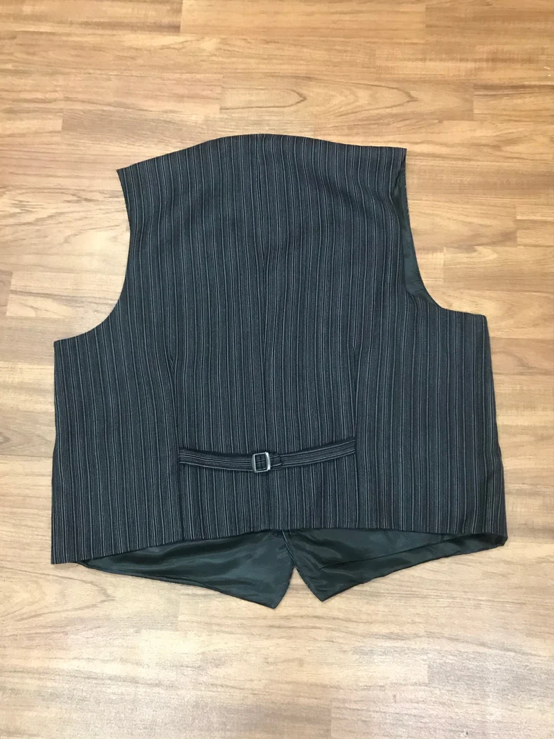 Vintage Herren-Weste Größe 62 – Gestreift in Schwarz & Grau im 20er-Jahre Stil