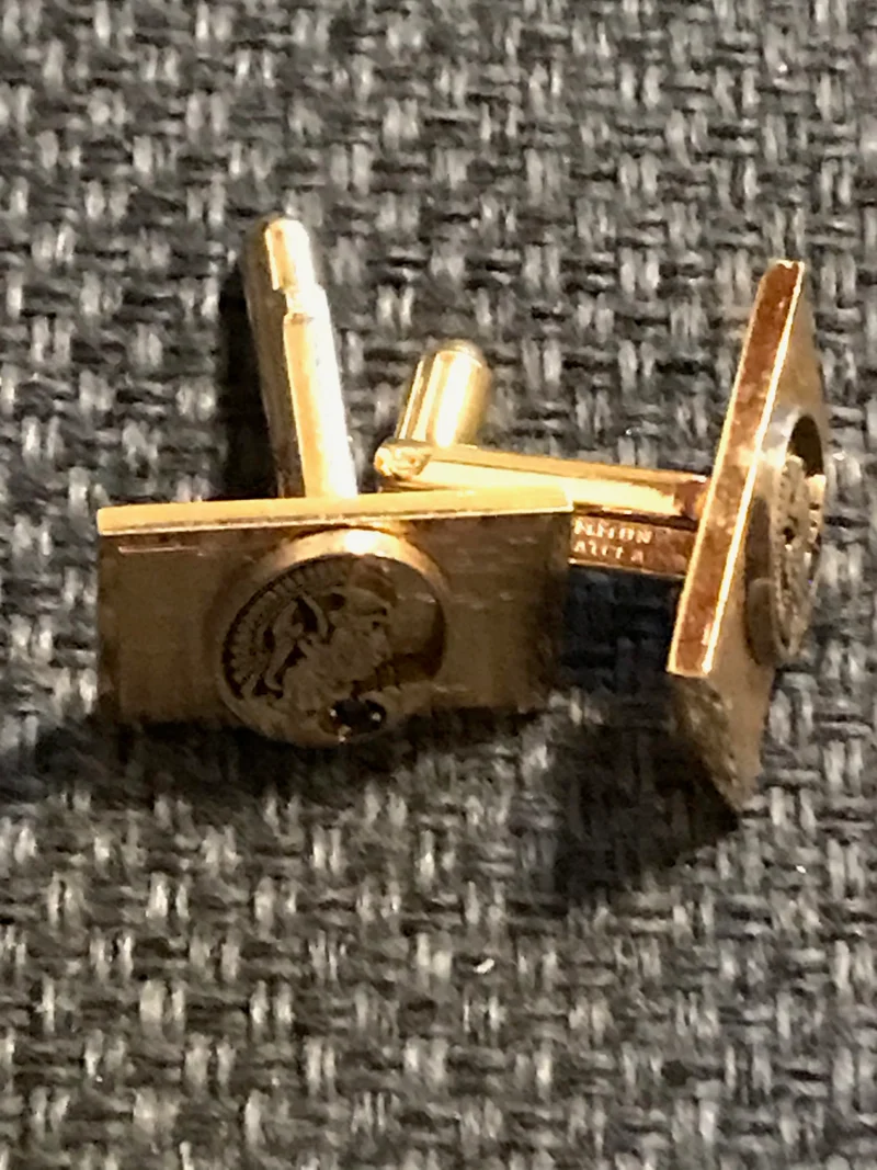 Seltene Vintage Manschettenknöpfe Gold mit Römermotiv und blauem Stein