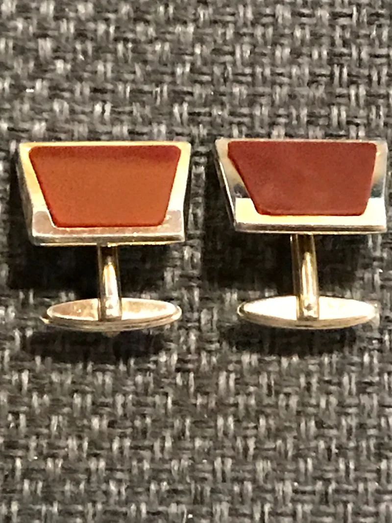 Vintage Manschettenknöpfe Gold mit rotem Stein – elegante Herren Accessoires im Retro Stil