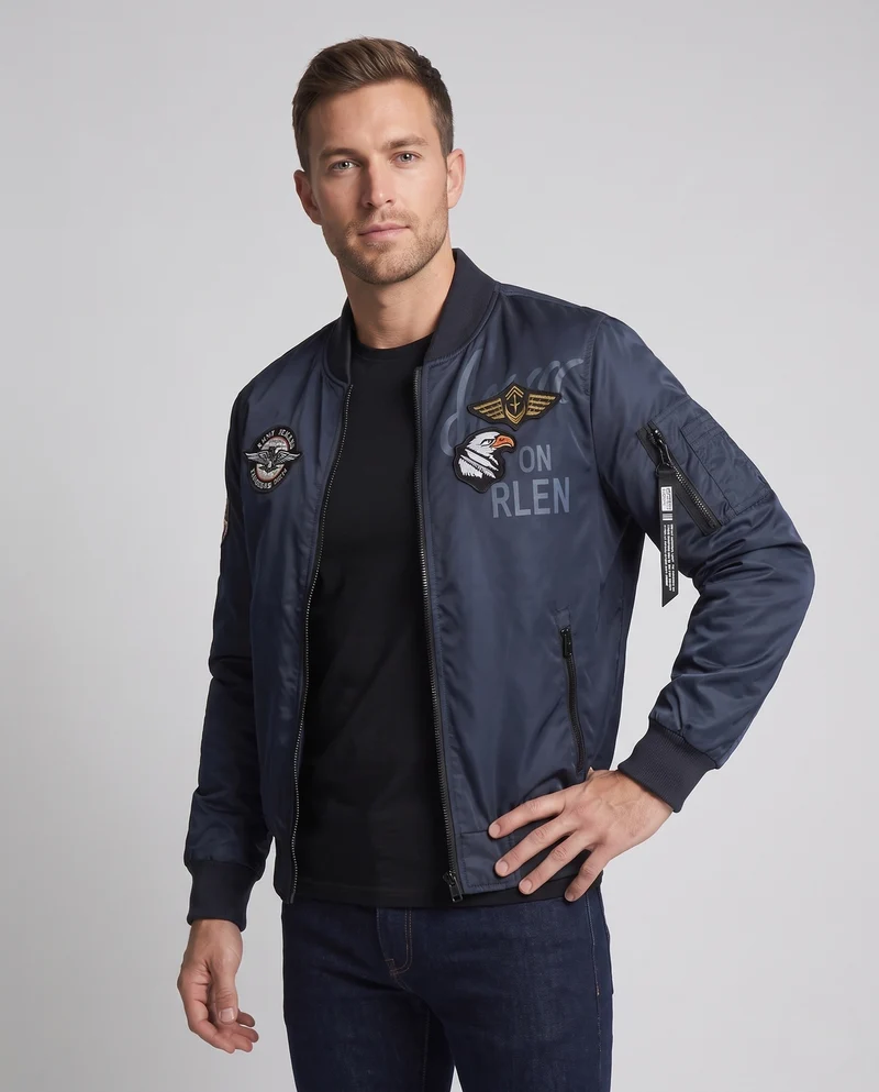 Herren Bomberjacke im Aviatorstil mit Military‑Patches, Ärmeltasche und Rippbündchen Nord Taschen