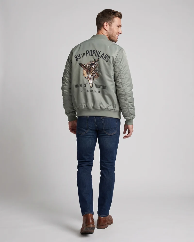Herren Kurz geschnittene Flight-Bomberjacke mit Patches und Utility-Taschen Nord Taschen