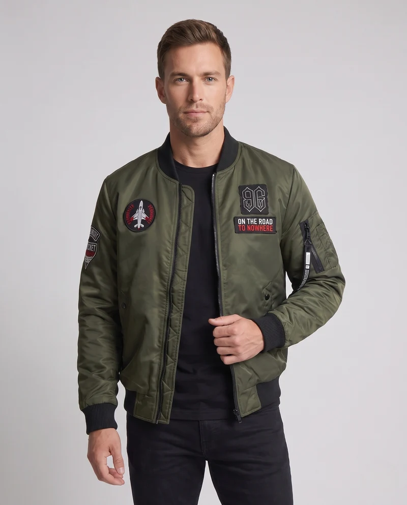 Herren Kurze Bomberjacke mit Patch‑Applikationen, Nylon‑Obermaterial und gesteppter Innenfütterung Nord Taschen