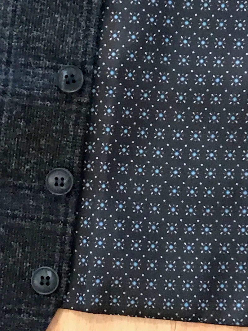 Moderne karierte Herren-Weste – Größe 46 – Schwarz/Blau aus 100 % Wolle