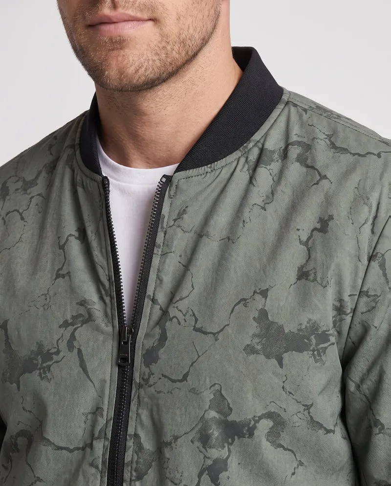 Herren Gefütterte Bomberjacke mit Teddyfutter und Camouflageoptik Nord Taschen