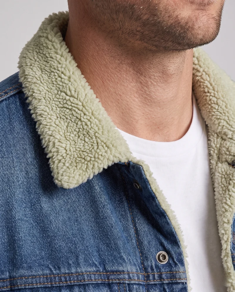 Herren Gefütterte Denim-Truckerjacke mit Teddyfleece-Innenfutter Nord Taschen
