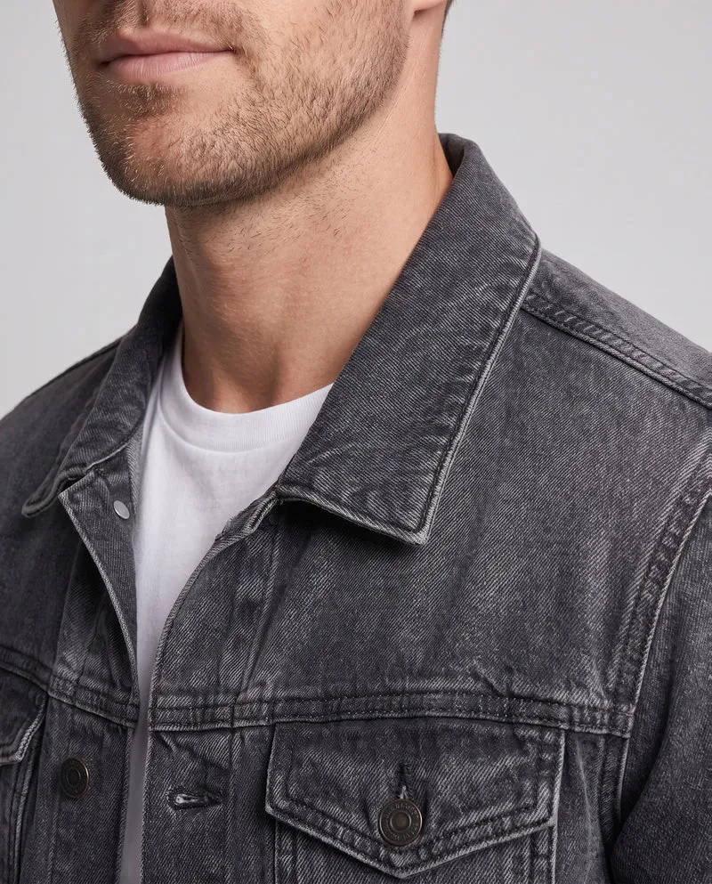 Herren Kurz geschnittene Denimjacke aus Baumwollmix im Vintage‑Washed‑Trucker‑Stil mit Pattentaschen Nord Taschen