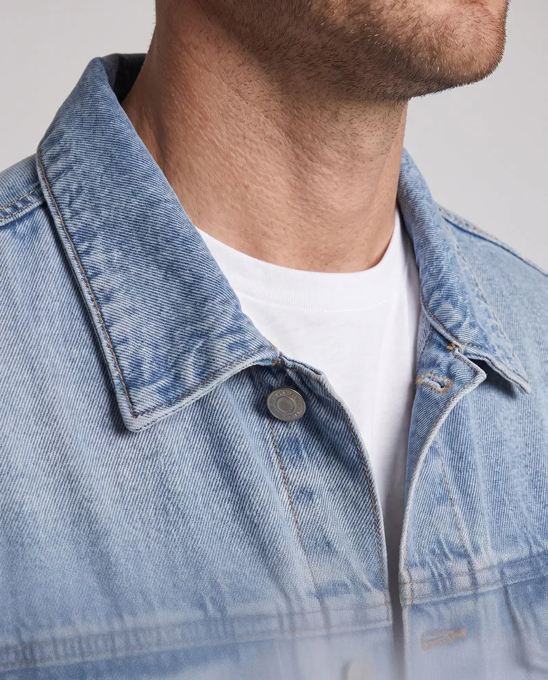 Herren Jeansjacke mit aufwendiger Rückenstickerei und relaxed Trucker‑Schnitt Nord Taschen