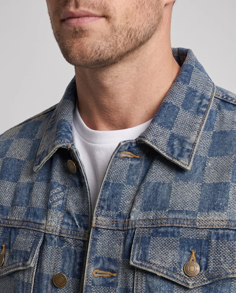 Herren Jeansjacke im Karo‑Checkerboard‑Design mit Overshirt‑Schnitt und goldfarbenen Knöpfen Nord Taschen