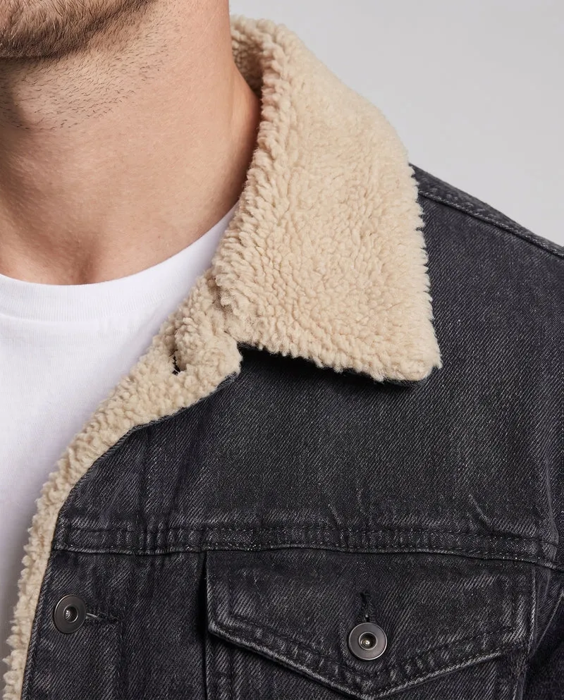 Herren Gefütterte Denim-Truckerjacke mit Teddyfutter und tailliertem Schnitt Nord Taschen
