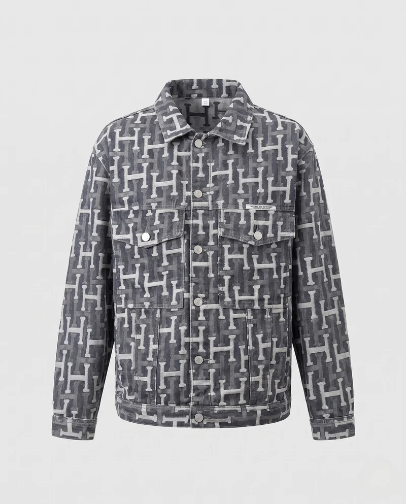 Herren Boxy-Denimjacke mit Allover‑Logoprint, Brustklappen und verstellbarem Saum Nord Taschen